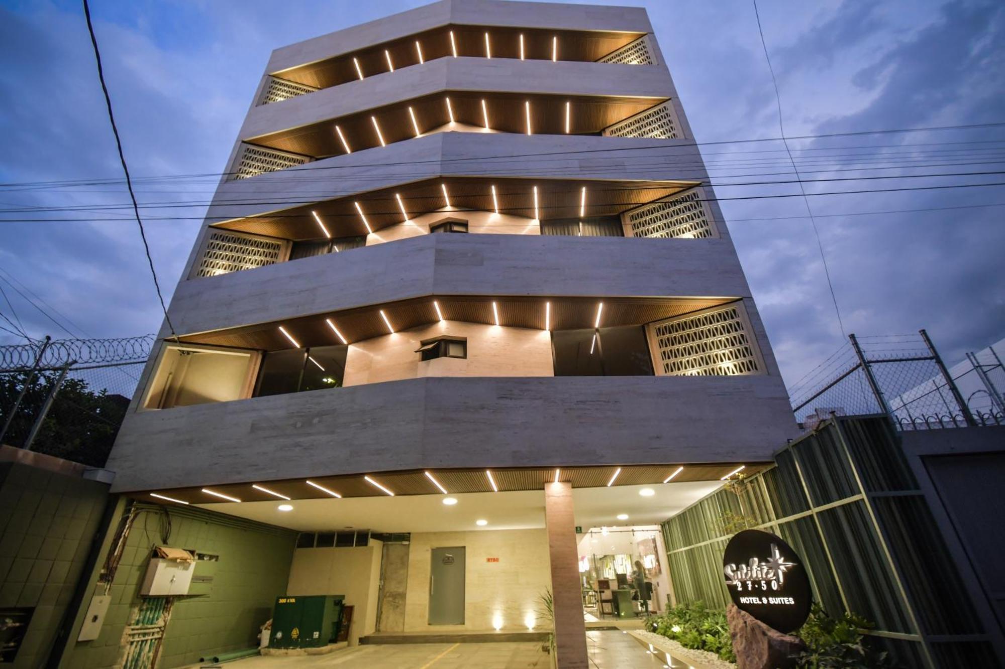 Expo Satelite 2750 Hotel & Suites グアダラハラ エクステリア 写真