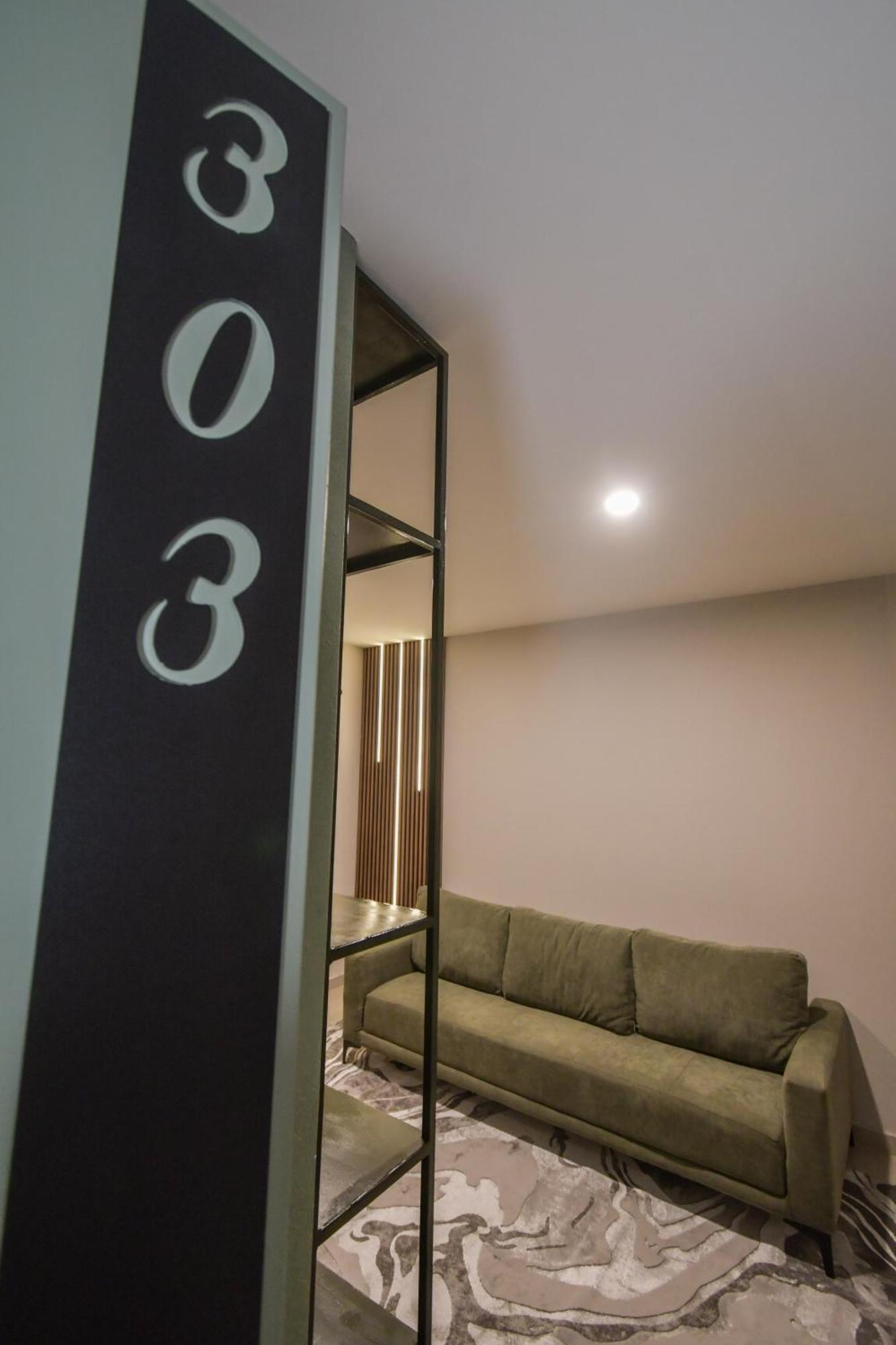Expo Satelite 2750 Hotel & Suites グアダラハラ エクステリア 写真